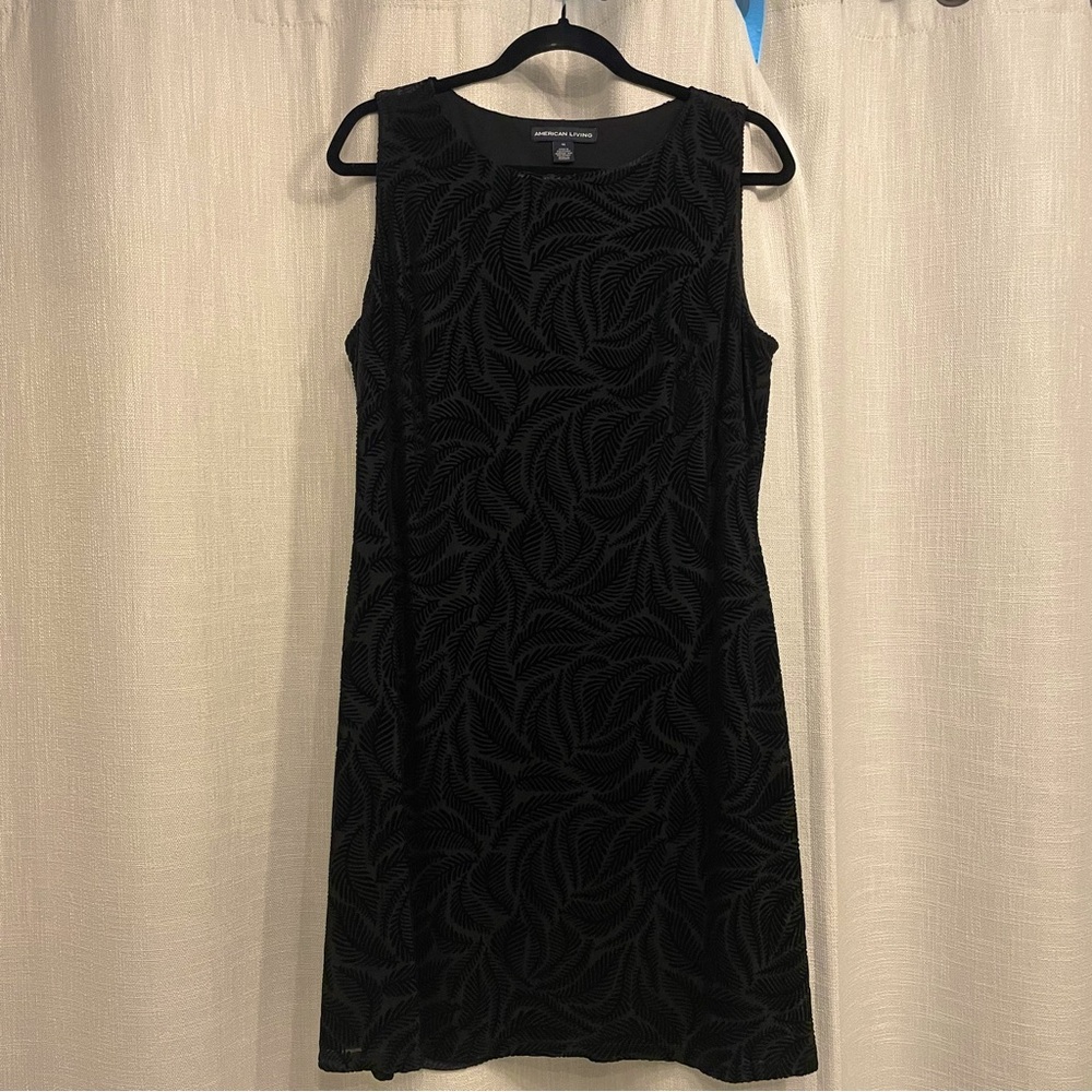 American Living black velvet texture lead pattern sleeveless scoop neck dress